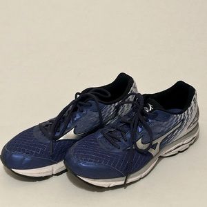 Mizuno Wave Rider 19 sneakers Men’s size 10